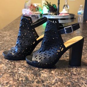 Bamboo black heeled booties